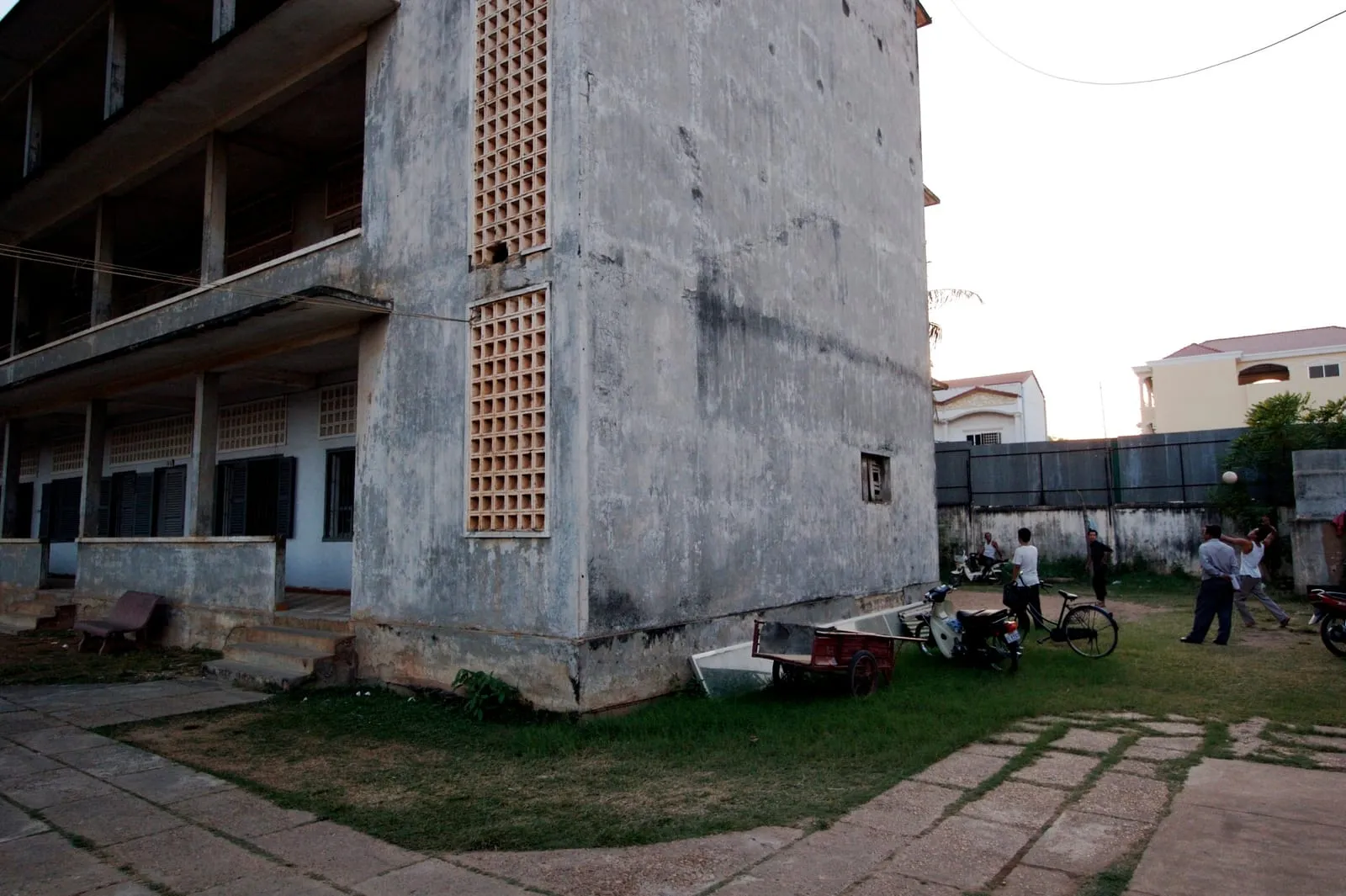 S11 School, Phenom, Penh