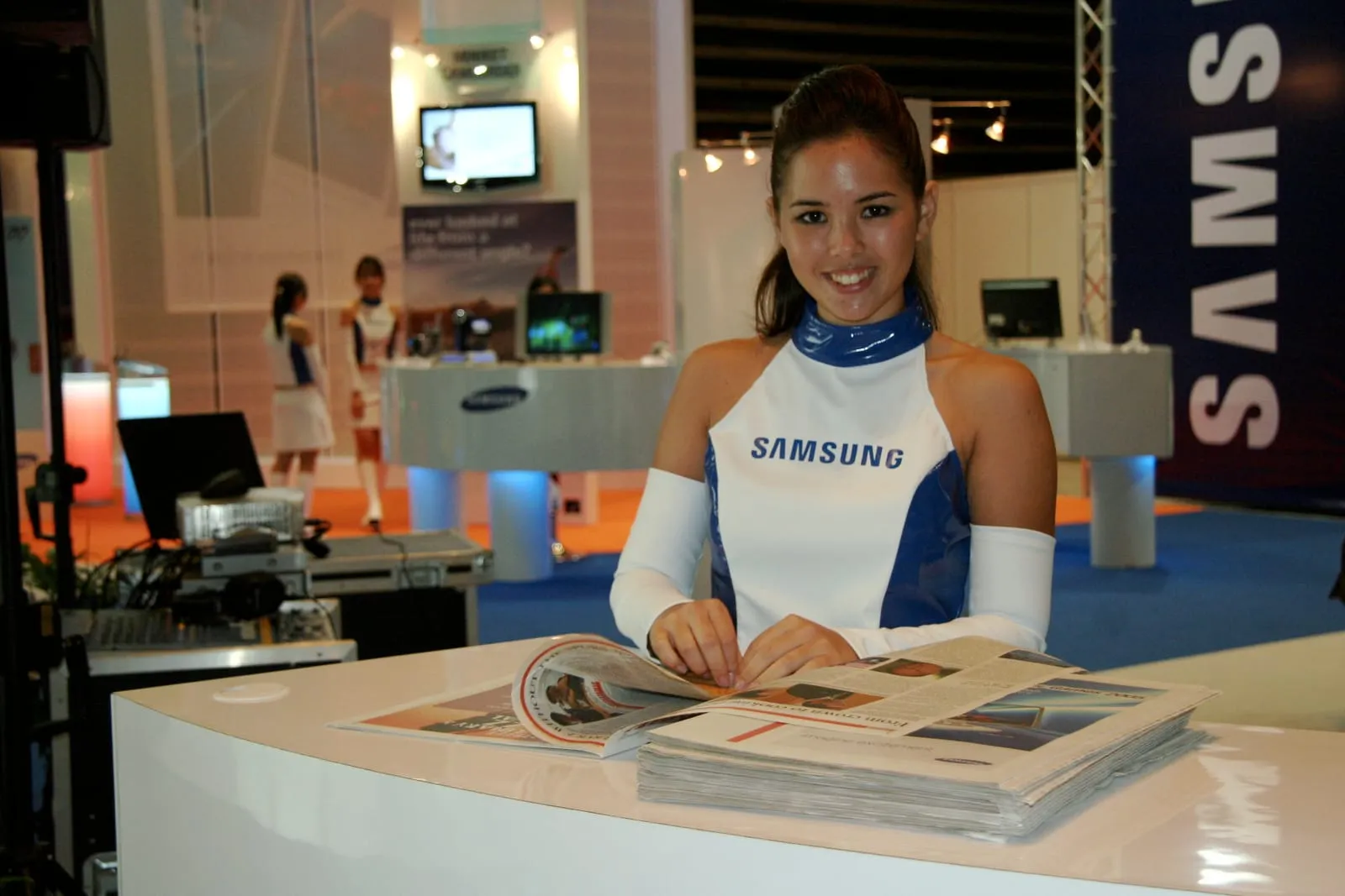 World Cyber Games booth-babe